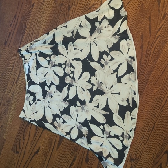 Banana Republic Tropical Skirt 100% Silk Black and Ecru Knee Length A-line Sz 12 - Picture 2 of 7
